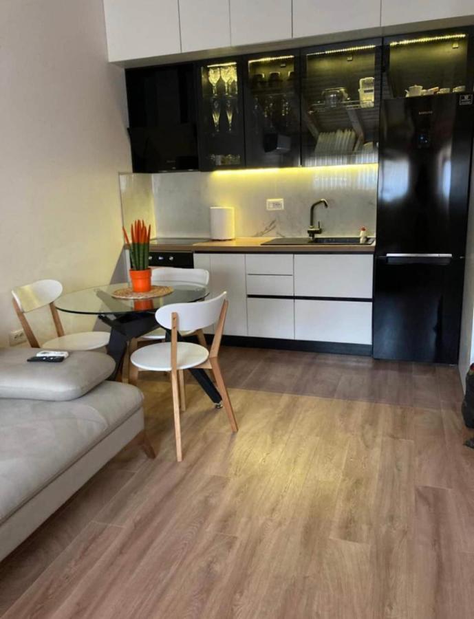 Lovely Loft 1-Bedroom In The Heart Of تيرانا المظهر الخارجي الصورة